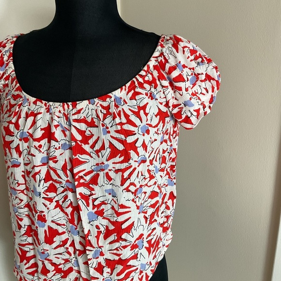 21. Aqua Womens Size Medium Floral Print Off the Shoulder Blouse in Red White XS - Picture 4 of 7